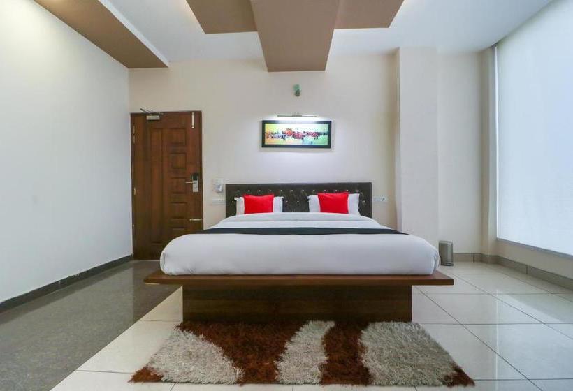 هتل Townhouse 765 The Grace