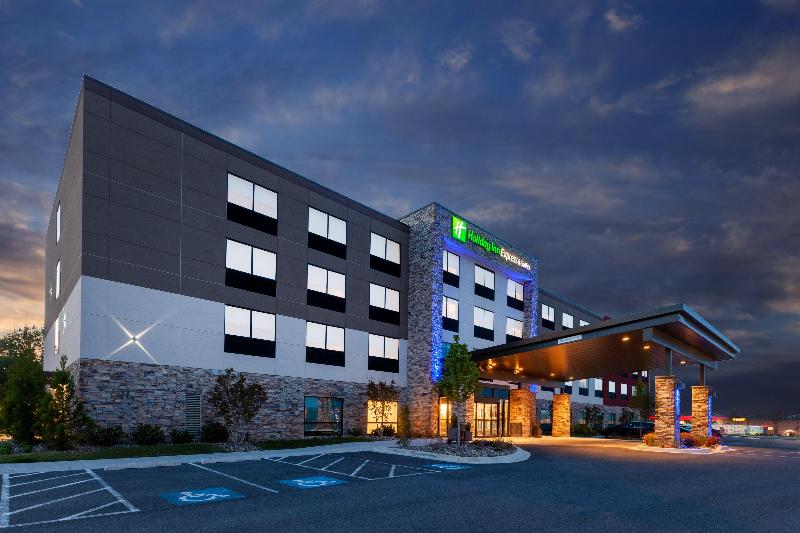 فندق Holiday Inn Express & Suites Brunswick Harpers Ferry Area, An Ihg