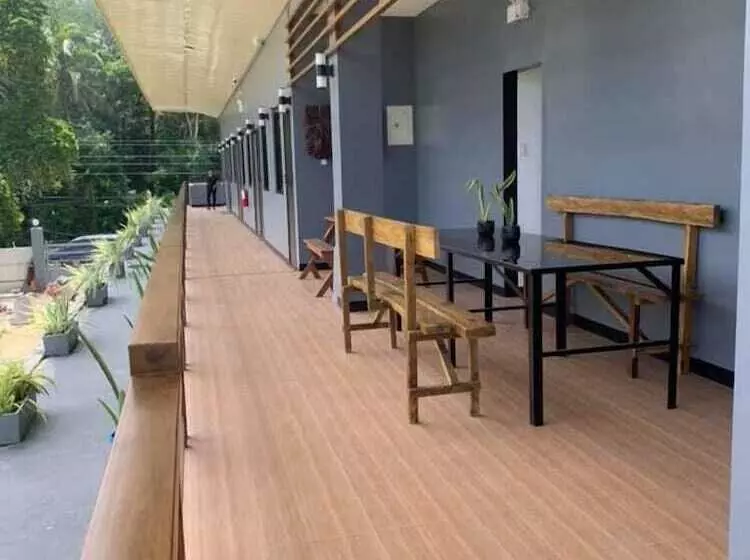 هتل Tatay Seseng S Apartment