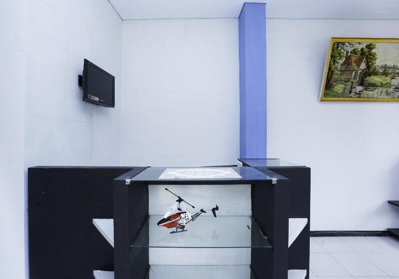 Reddoorz Plus Syariah At Lotus Hotel Bojonegoro