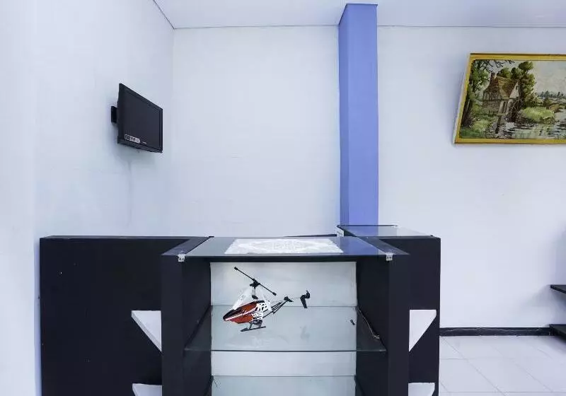 Reddoorz Plus Syariah At Lotus Hotel Bojonegoro