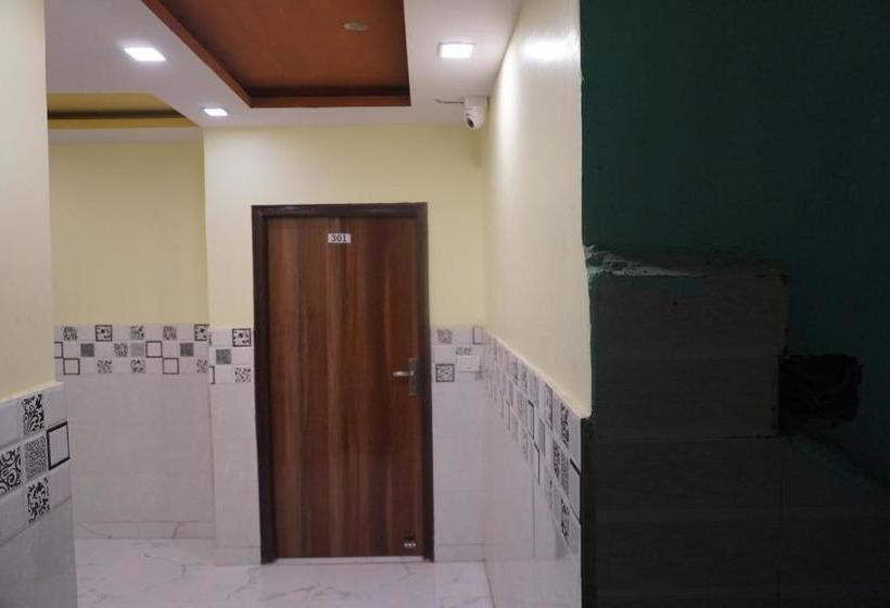 ホテル Shri Drona   Couple Friendly Rooms