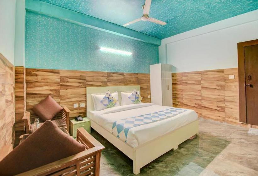 ホテル Shri Drona   Couple Friendly Rooms