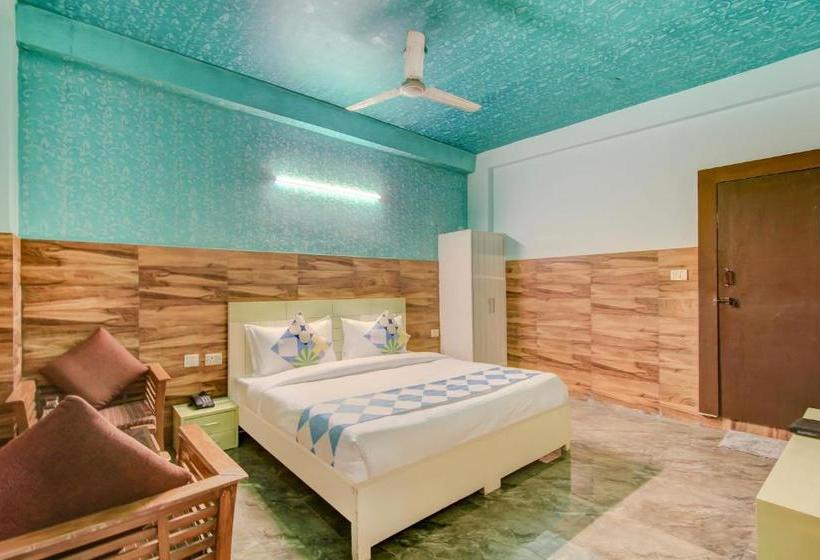 ホテル Shri Drona   Couple Friendly Rooms