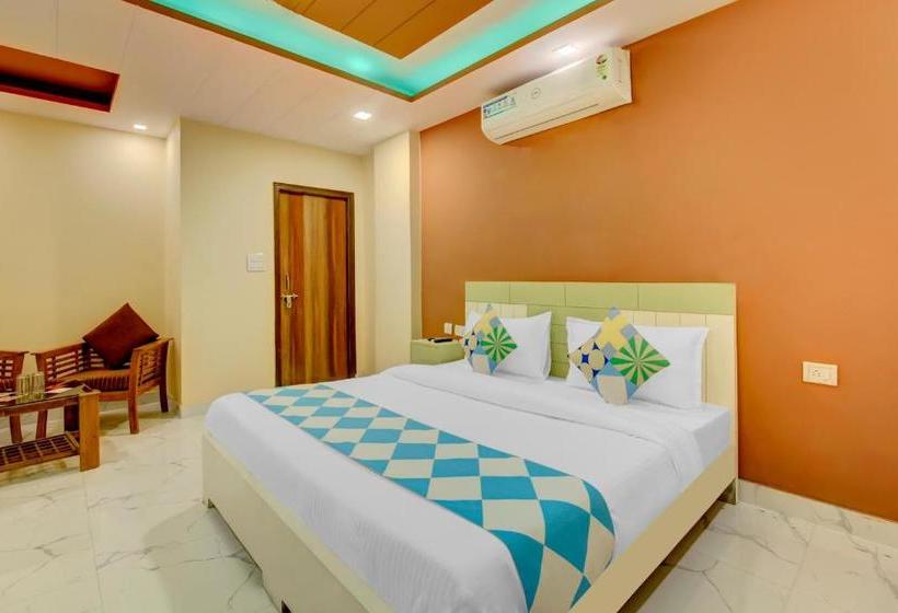 ホテル Shri Drona   Couple Friendly Rooms
