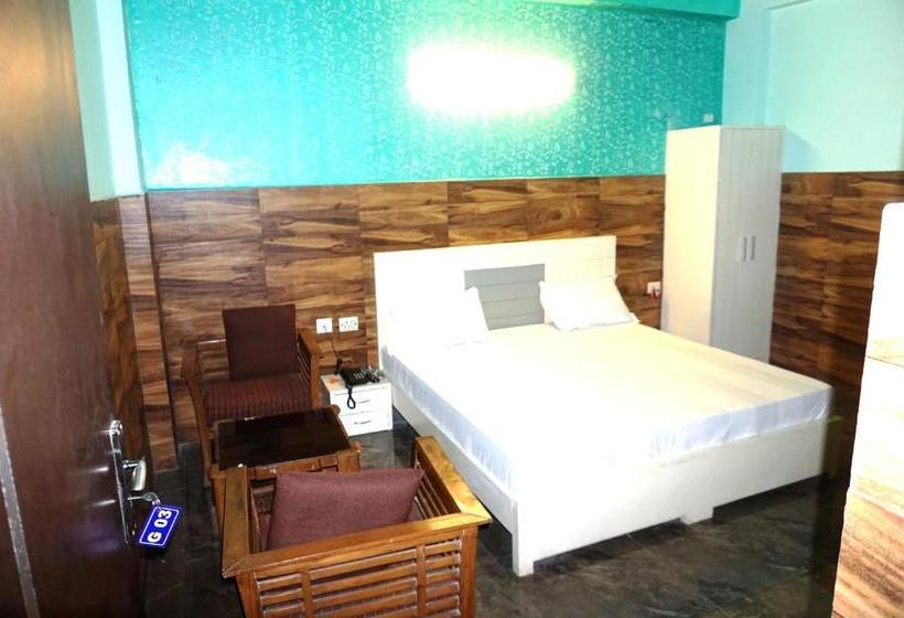 ホテル Shri Drona   Couple Friendly Rooms