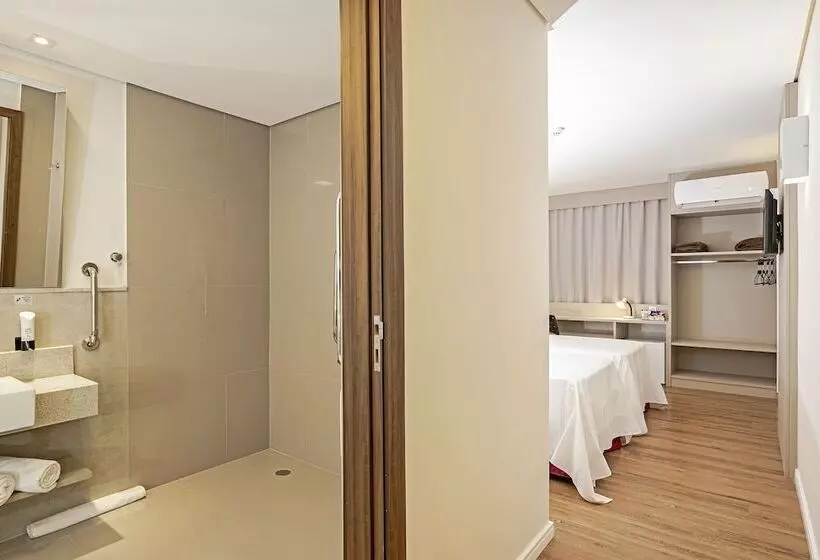 ホテル Slim Guarapuava
