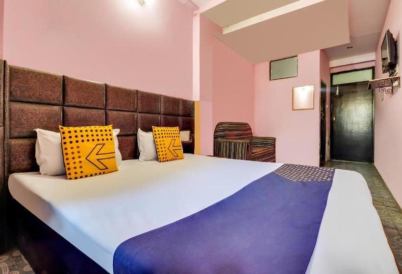 호텔 Spot On 65515 Kanpur Deluxe