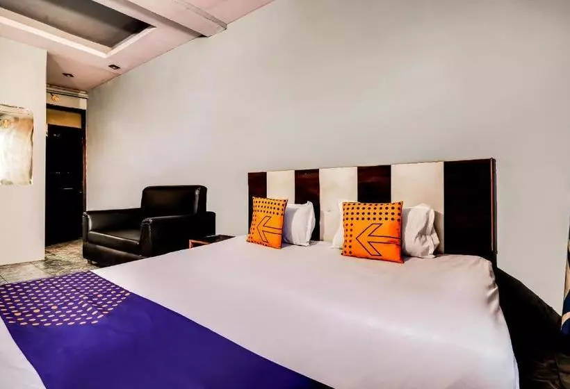 ホテル Spot On 65515 Kanpur Deluxe