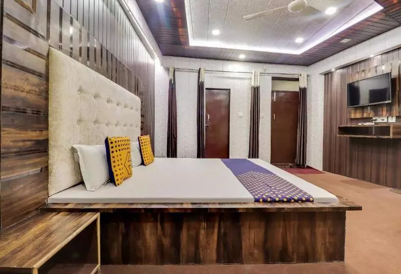 ホテル Spot On 65515 Kanpur Deluxe