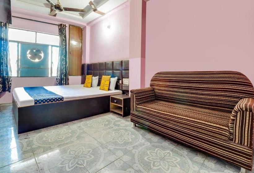 호텔 Spot On 65515 Kanpur Deluxe