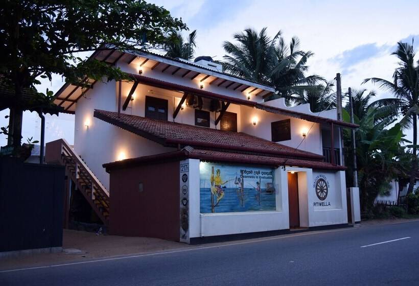 فندق Wagon Wheel Inn   Hostel