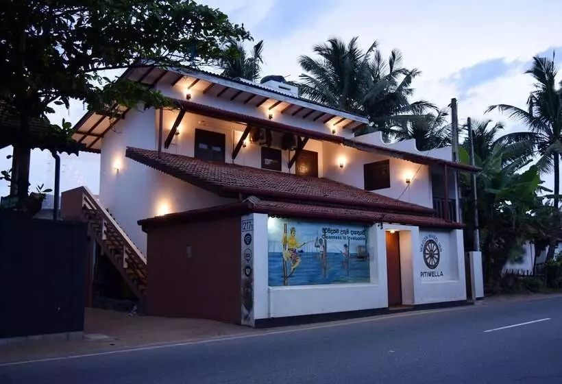 Hotelli Wagon Wheel Inn   Hostel