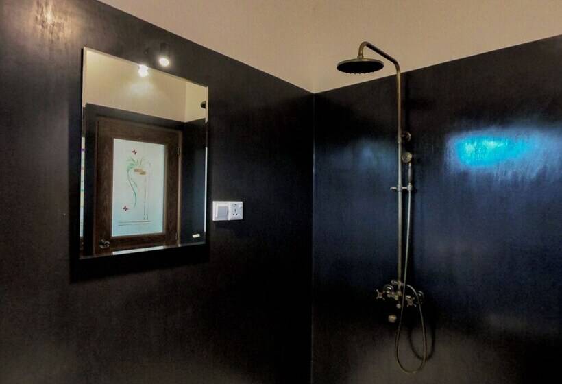 فندق Wagon Wheel Inn   Hostel