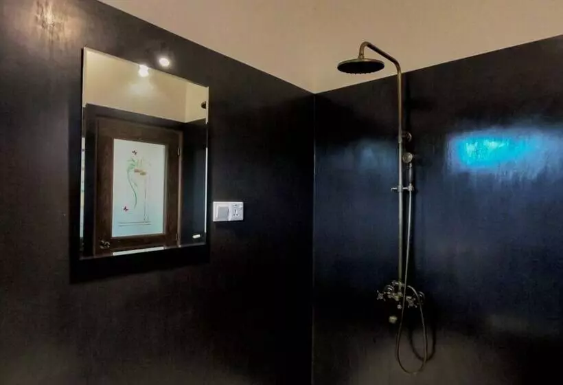 Hotelli Wagon Wheel Inn   Hostel