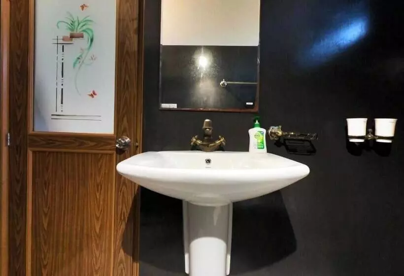 Hotelli Wagon Wheel Inn   Hostel