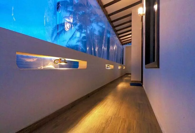 Hotelli Wagon Wheel Inn   Hostel