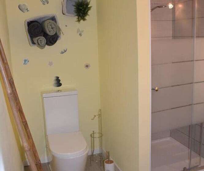 تختخواب و صبحانه L Hôte Des Géants