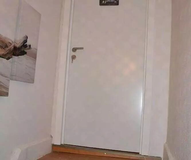 تختخواب و صبحانه L Hôte Des Géants