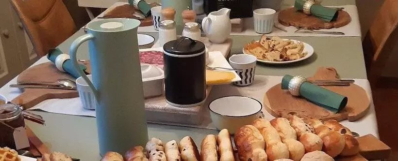 تختخواب و صبحانه L Hôte Des Géants