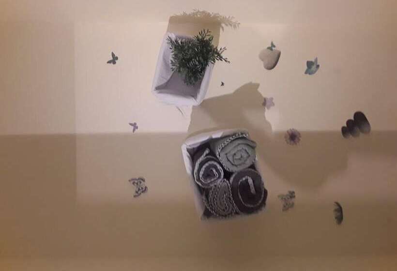 تختخواب و صبحانه L Hôte Des Géants