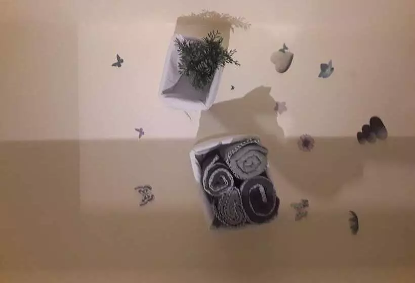 تختخواب و صبحانه L Hôte Des Géants