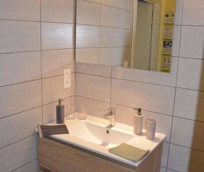 تختخواب و صبحانه L Hôte Des Géants