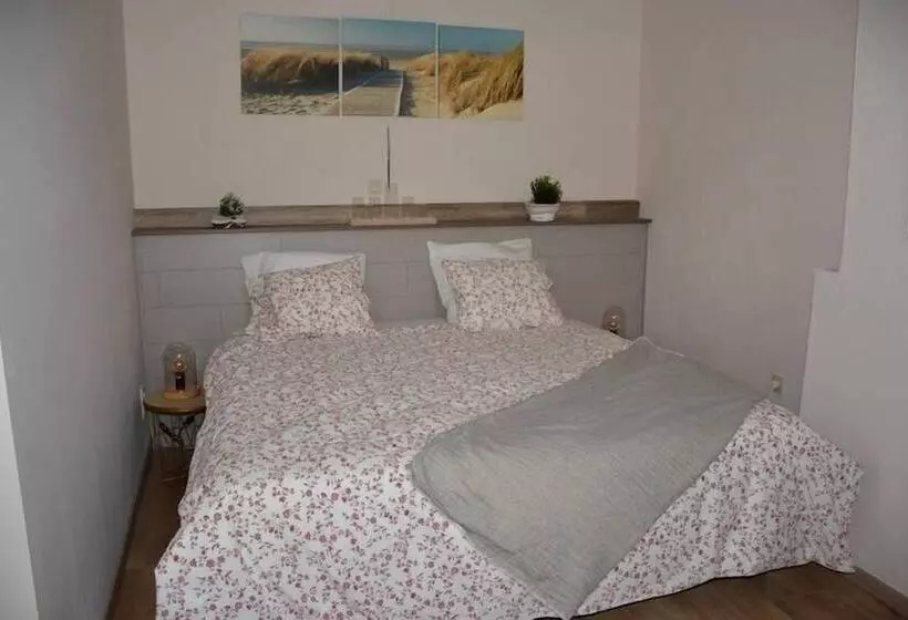 تختخواب و صبحانه L Hôte Des Géants