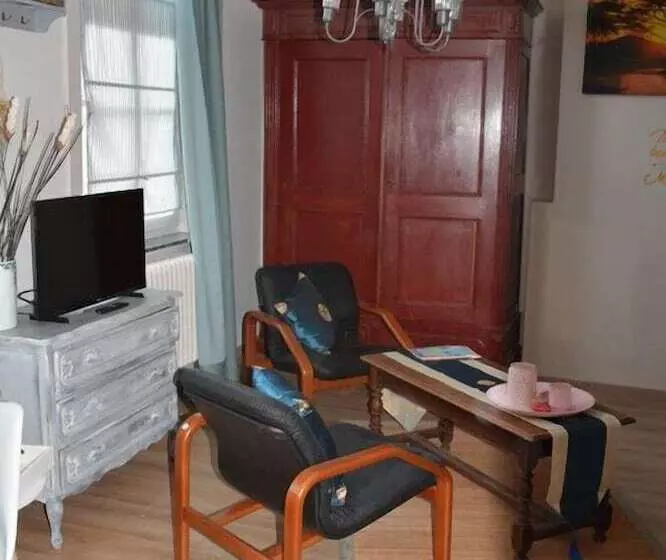 تختخواب و صبحانه L Hôte Des Géants