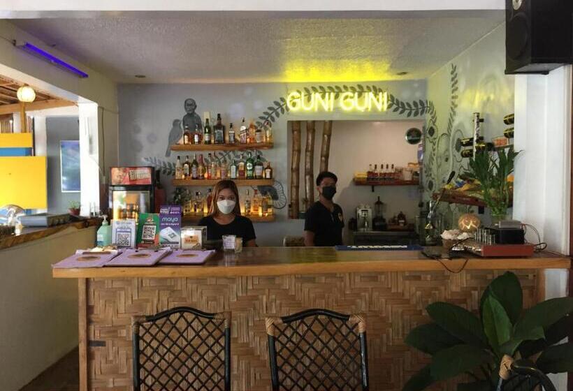 Guni Guni Hostel