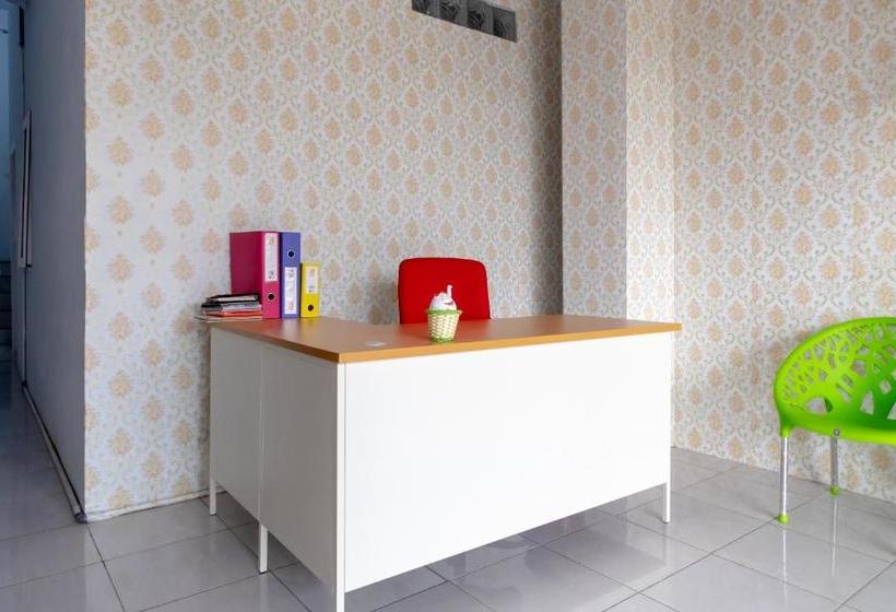 فندق Oyo Life 2091 Aldjafira Homestay Setiabudi Syariah