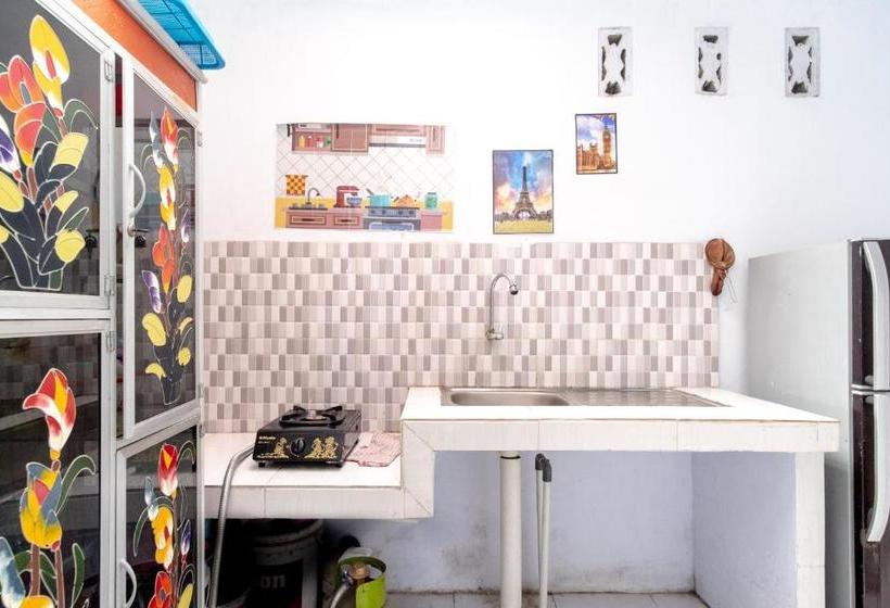 فندق Oyo Life 2091 Aldjafira Homestay Setiabudi Syariah