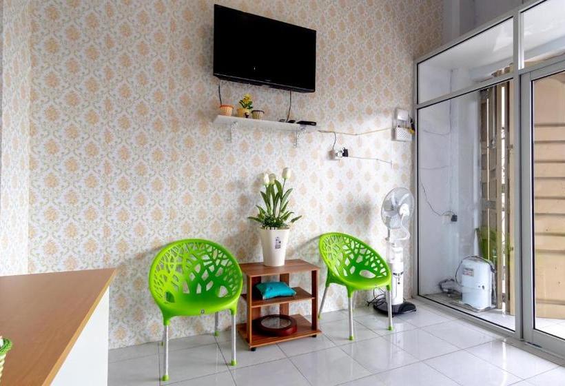 فندق Oyo Life 2091 Aldjafira Homestay Setiabudi Syariah