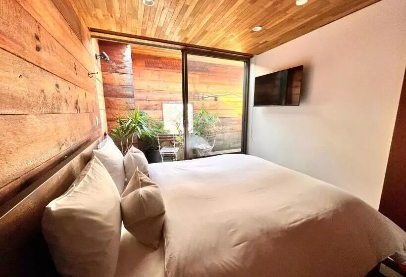 Majatalo Guest House Maison De Stuffmarket