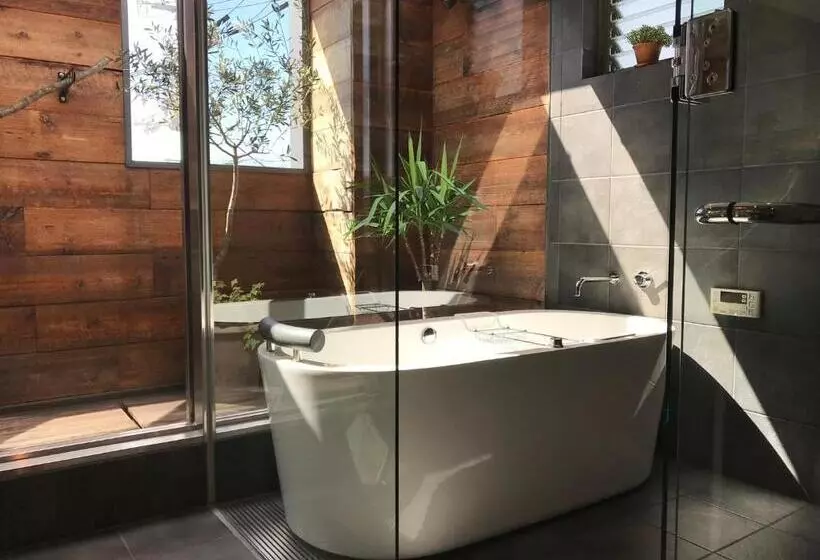 Majatalo Guest House Maison De Stuffmarket