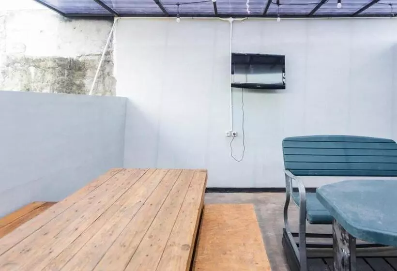 Majatalo Reddoorz Hostel @ Malang City Center 2