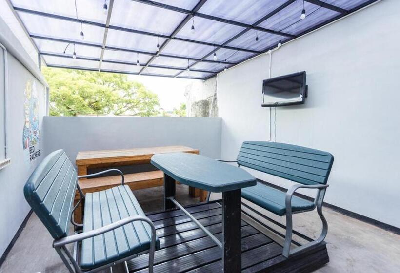 بنسيون Reddoorz Hostel @ Malang City Center 2