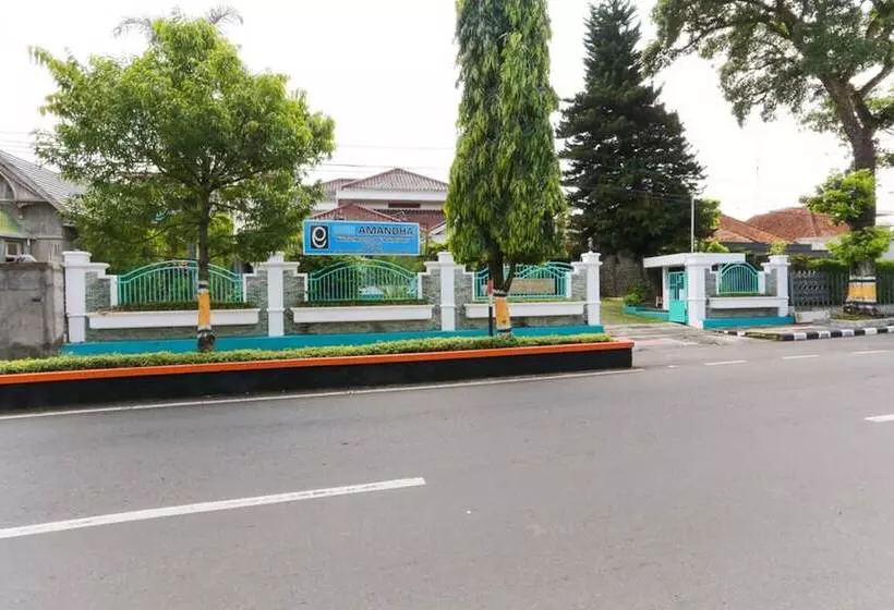 Majatalo Reddoorz Syariah Near Alun Alun Magelang Bayeman