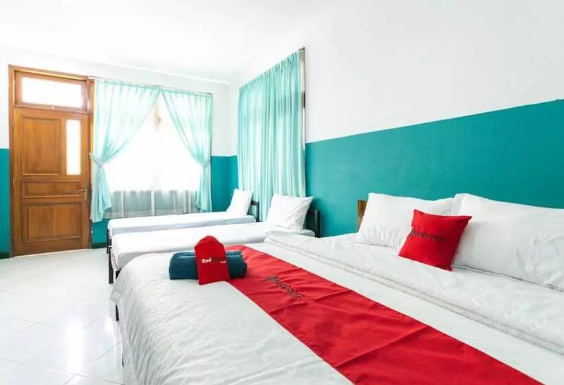 Majatalo Reddoorz Syariah Near Alun Alun Magelang Bayeman