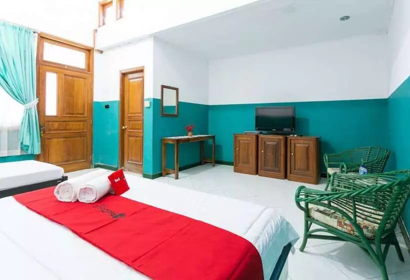 Majatalo Reddoorz Syariah Near Alun Alun Magelang Bayeman