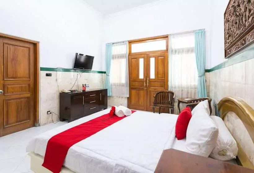 Majatalo Reddoorz Syariah Near Alun Alun Magelang Bayeman