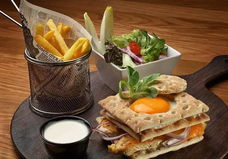 Hotelli H10 Porto Poniente 4* Sup