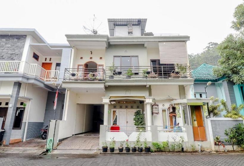 Hotel Villa Pramudya