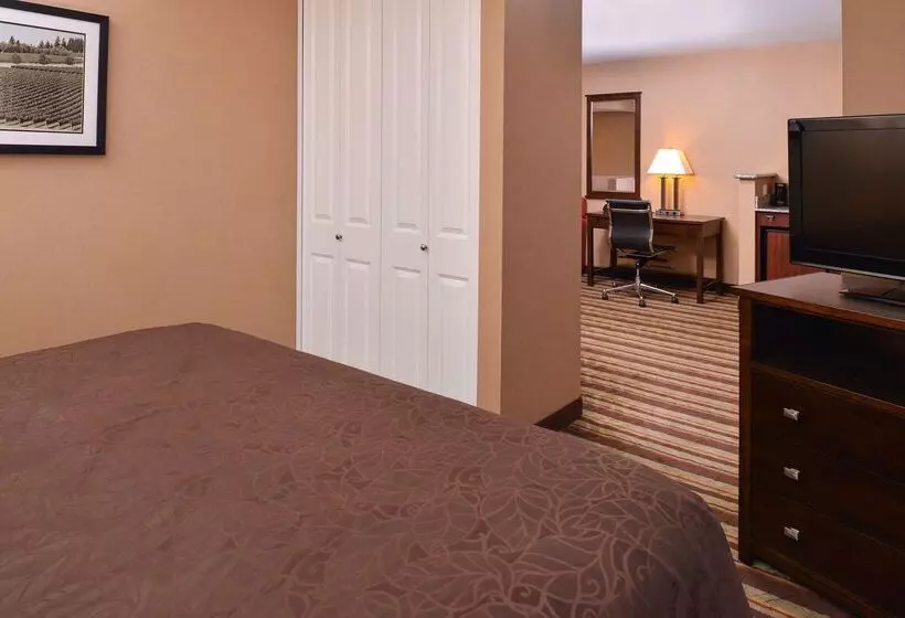 Отель Best Western Wilsonville Inn & Suites