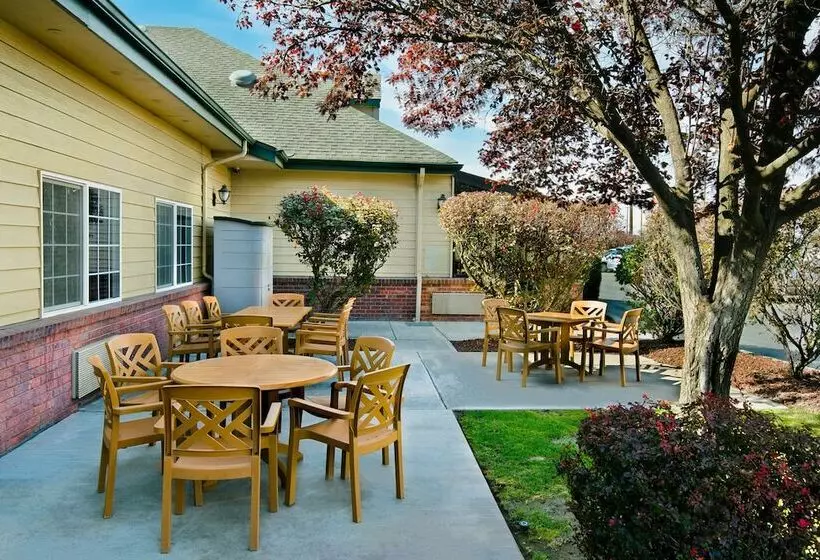 Отель Oxford Suites Hermiston