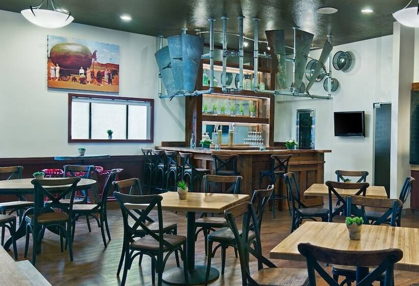 ホテル Oxford Suites Hermiston