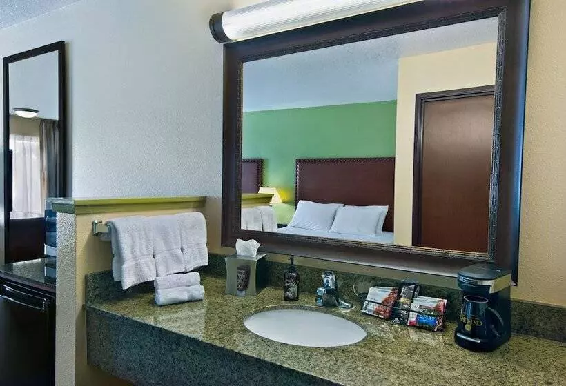 Отель Oxford Suites Hermiston