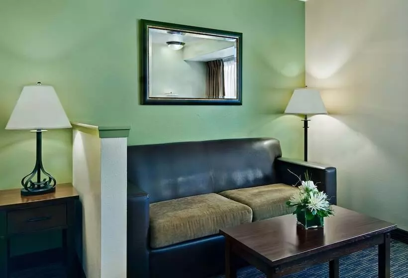 Отель Oxford Suites Hermiston