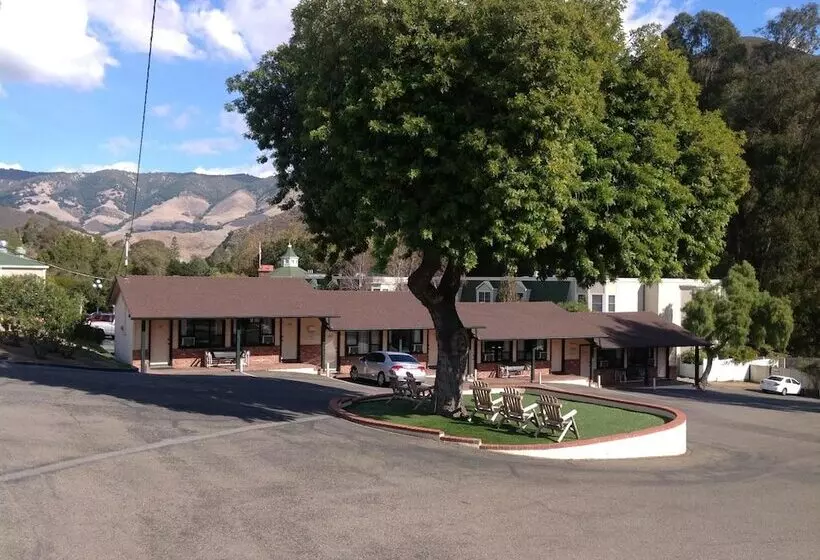 Hotelli Peach Tree Inn