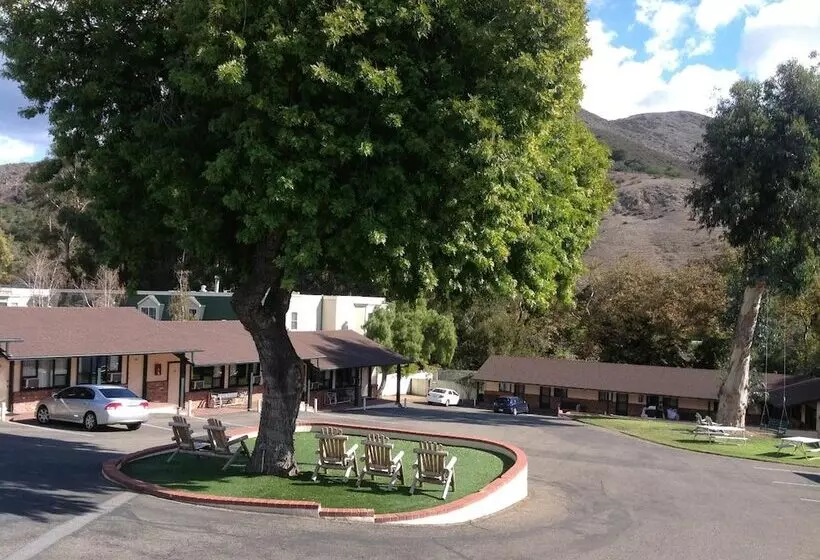 Hotelli Peach Tree Inn